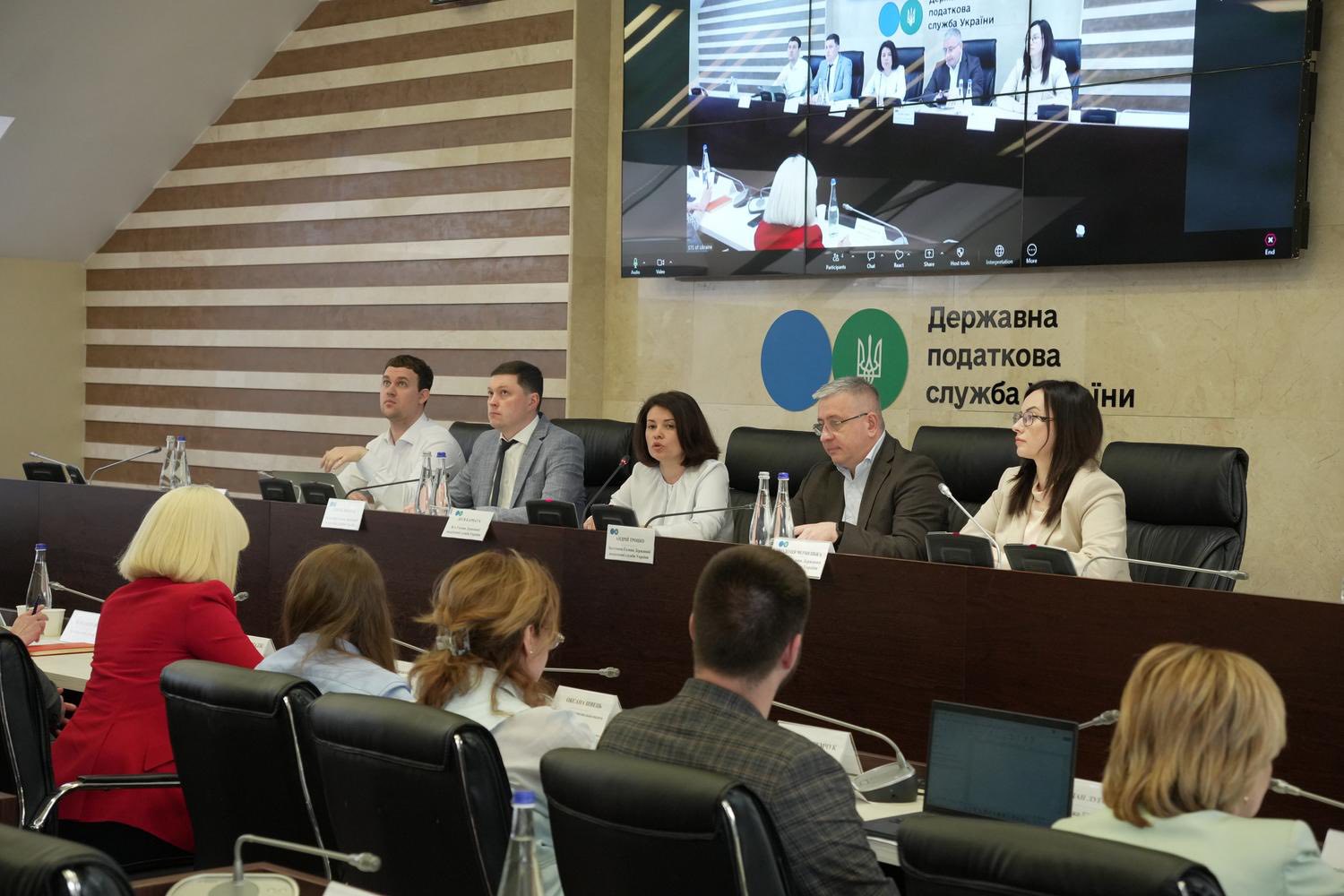 Податкові надходження, цифровізація та податкова медіація: ключові теми зустрічі Лесі Карнаух та бізнес-спільноти. Фото № 1/0