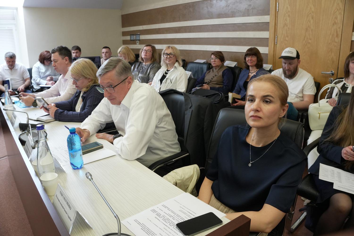 Податкові надходження, цифровізація та податкова медіація: ключові теми зустрічі Лесі Карнаух та бізнес-спільноти. Фото № 5/4
