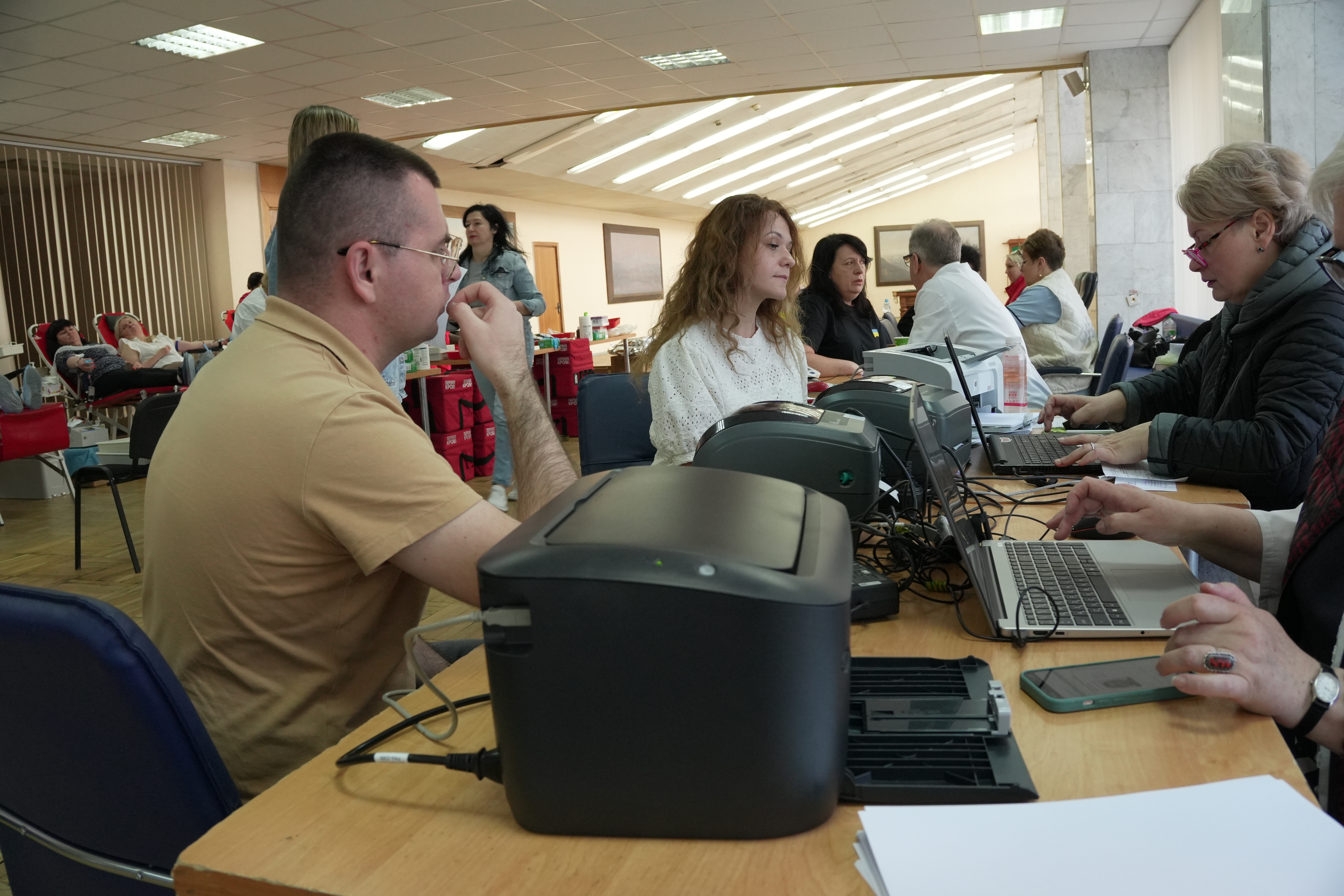«Твоя кров може воювати»: працівники ДПС долучилися до благодійної донорської акції. Фото № 4/3
