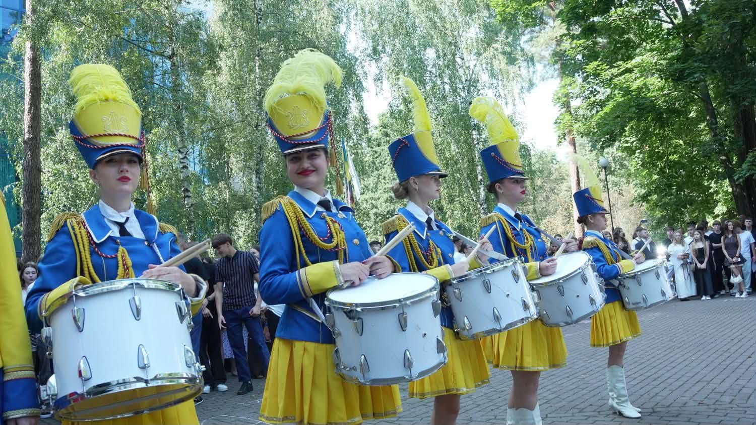 Леся Карнаух привітала студентів та викладачів Державного податкового університету з новим навчальним роком. Фото № 10/9