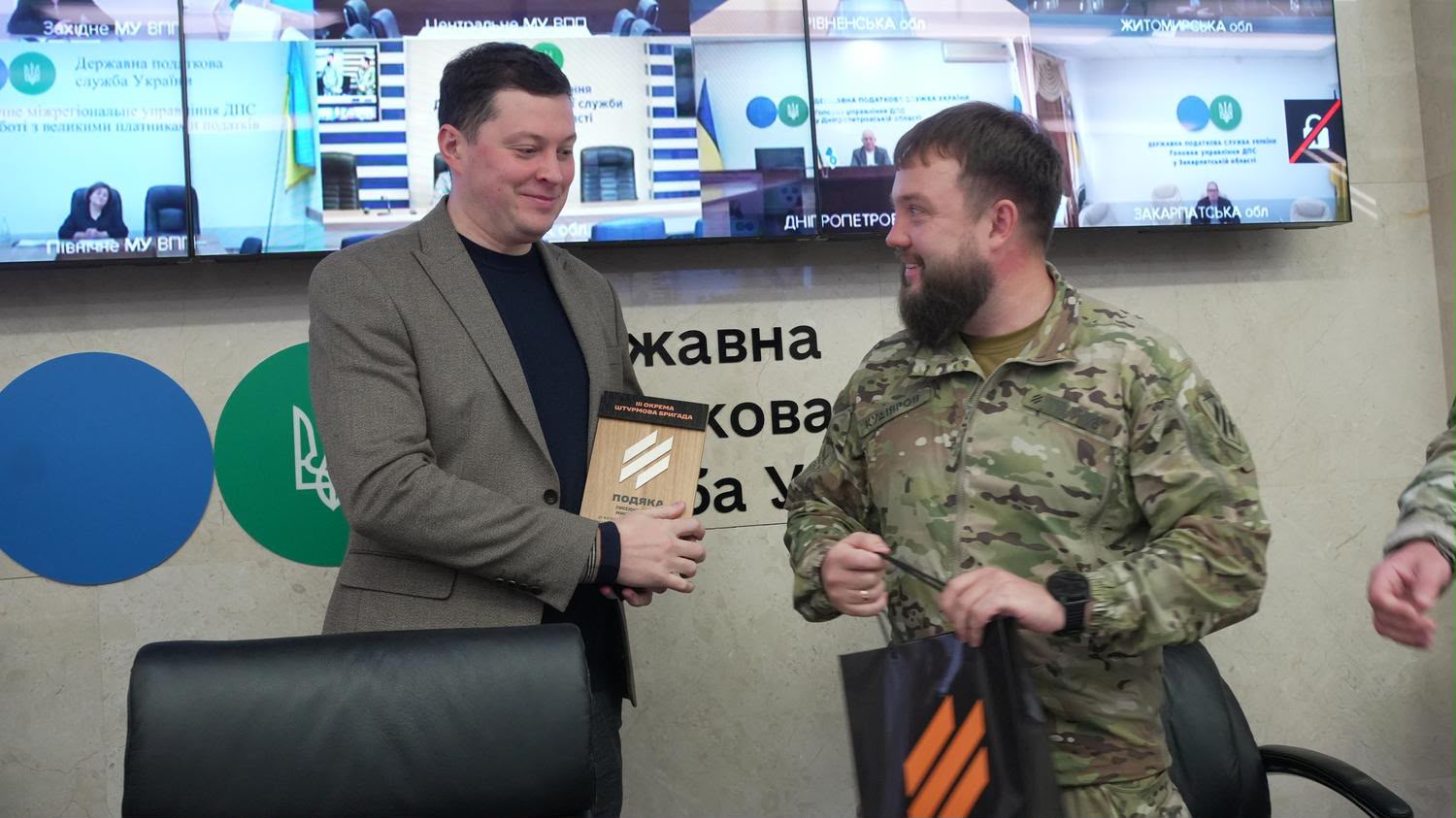 Представники 3-го армійського корпусу ЗСУ подякували ДПС за підтримку українських військових. Фото № 8/7